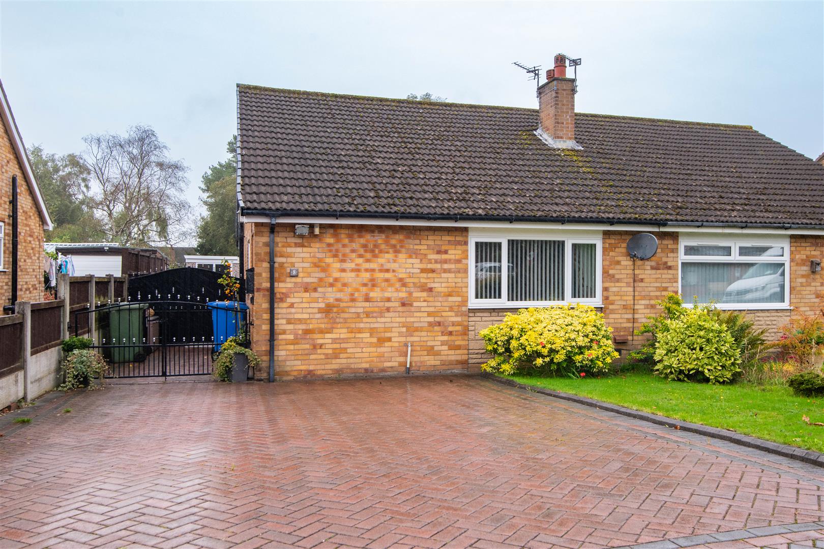 2 bed property in Lancaster Avenue, Leyland